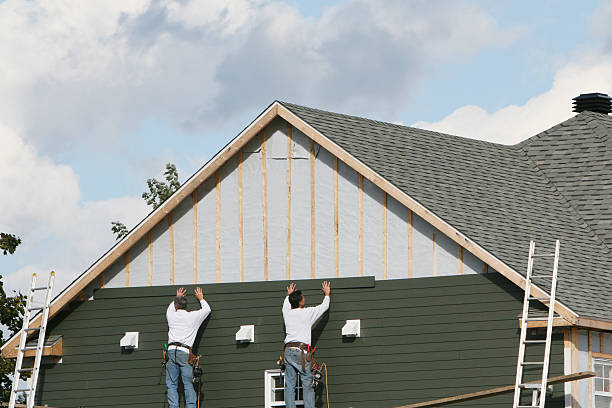 Professional Vinyl Siding technician working in Blackstone, VA